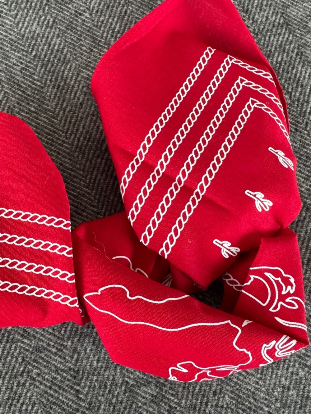 NWOT, CLASSIC RED BUCKING BRONCO BANDANA